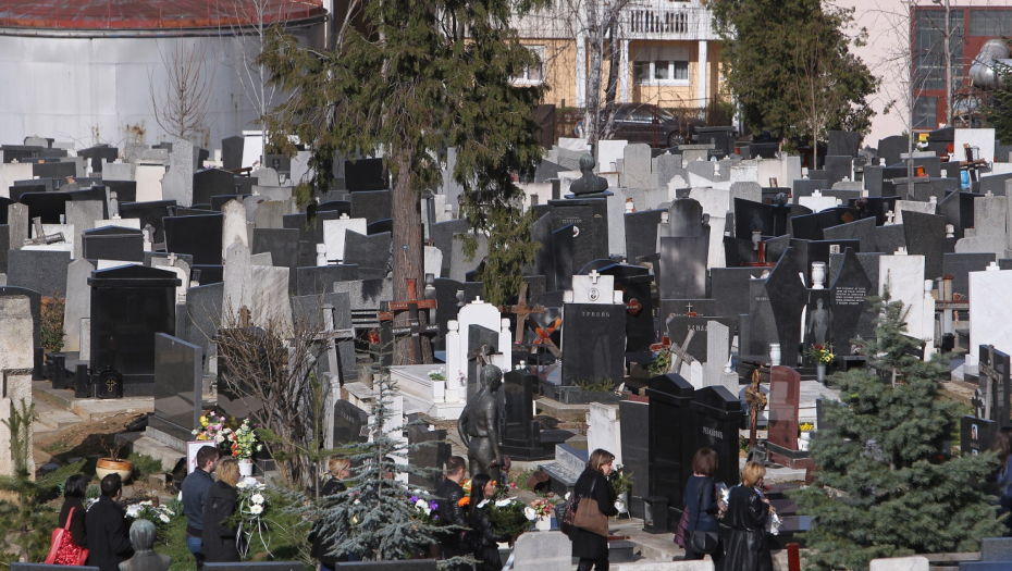 STARI OBIČAJ NA SAHRANAMA Urezivanje 3 krsta na putu kojim pronesu mrtvaca: Zvuči bizarno, ali ima logično objašnjenje