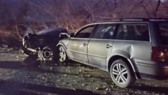 U NESREĆI KOD SREMSKIH KARLOVACA POVREĐENI ŽENA I DETE Vozač krivac pobegao i to peške! (FOTO)
