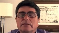 BRUKA! ŠTA TO PRIČA OVAJ ČOVEK?! Šolak pokušao da popljuje Srbiju na engleskom, voditeljka ga NIŠTA NE RAZUME (VIDEO)