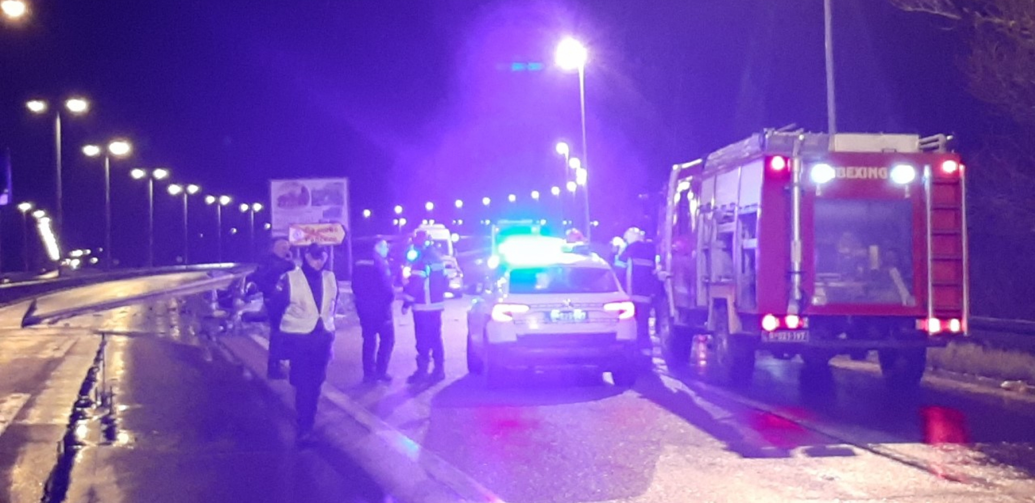 NESREĆA KOD BEOGRADA: Prevrnuo se kamion na auto-putu, saobraćaj usporen