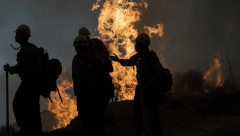 BESNI POŽAR, EVAKUACIJA HILJADE LJUDI Jedna od najvećih vatrenih stihija ove godine u Kaliforniji