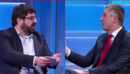 POŠTO NEMA POLITIKU, LAZOVIĆ PLJUJE SRBIJU NAJGORE MOGUĆE Evroparlamentarci slušali zelenoide dok pljuju po našoj zemlji, a nakon ovih reči Dveri su ostali nemi