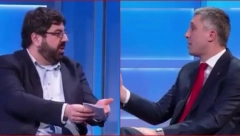 POŠTO NEMA POLITIKU, LAZOVIĆ PLJUJE SRBIJU NAJGORE MOGUĆE Evroparlamentarci slušali zelenoide dok pljuju po našoj zemlji, a nakon ovih reči Dveri su ostali nemi