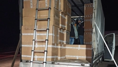 CARINICI NISU MOGLI DA VERUJU! U kamionu u kutijama našli 24 migranta (FOTO)