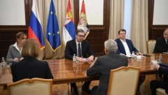 VUČIĆ SA HARČENKOM: Srbija ostaje posvećena dijalogu Beograda i Prištine