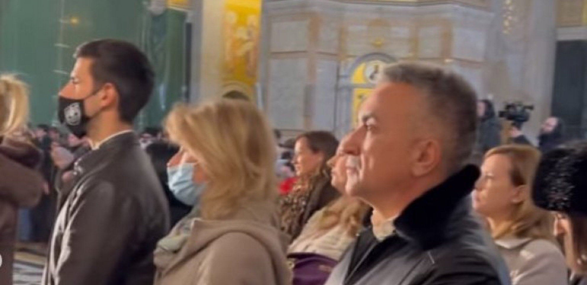 SVIMA JE ČUDNO ZAŠTO NOVAK I JELENA NISU KRSTILI DECU Dijana Đoković otkrila zašto sin i snaja odlažu taj sveti čin