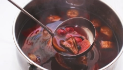 DOVOLJNA JE JEDNA ŠOLJA PRE SPAVANJA Ovaj napitak pomaže vam da brže zaspite, a podstiče i bolje varenje