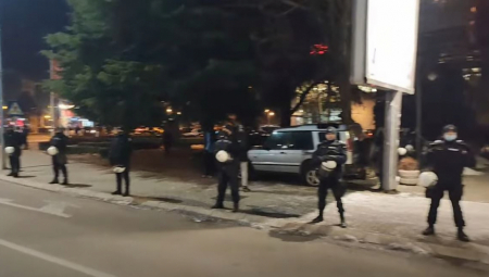 OGLASIO SE CRNOGORSKI MUP: U divljanju komita povređeno više policajaca, jedan teže