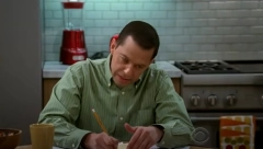 CELA SRBIJA OBOŽAVA OVOG ČOVEKA Glumac iz "Dva i po muškarca" je danas neprepoznatljiv - šta se desilo Alanu Harperu? (FOTO)