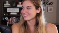 LJUBI ČOVEKA SA INVALIDITETOM  A PRAVA JE LEPOTICA Komentari koje dobija na društvenim mrežama su jezivi! (FOTO)