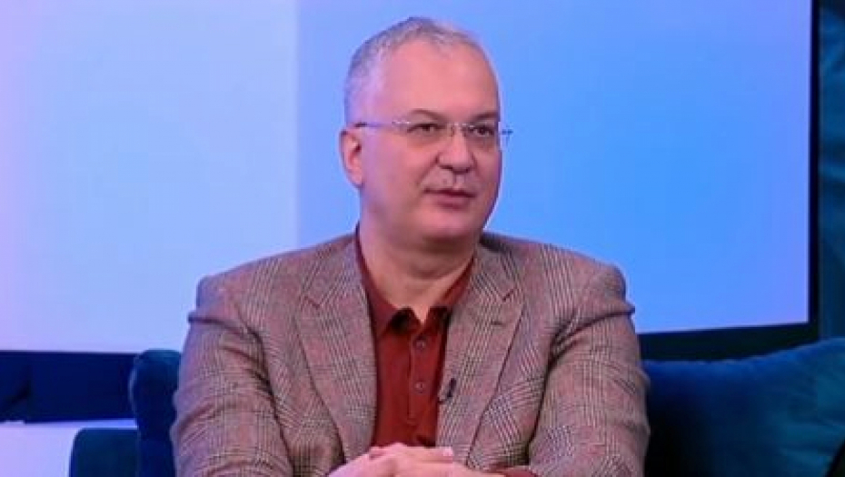 ŠUTANOVAC: ZDRAVKO PONOŠ JE NAJCRNJI PRIMER POLITIČKOG NEPOTIZMA Niko ko je radio sa njim nije ga podržao!