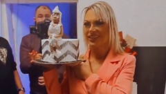 OVAJ DETALJ S ROĐENDANA MARIJE KULIĆ JE PROMAKAO SVIMA! Evo šta piše na poklonu koji je Miljana posvetila svojoj majci!