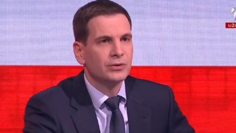 MILOŠ JOVANOVIĆ PRIZIVA UKRAJINSKI SCENARIO I MAJDAN U SRBIJI! Ponosno stao rame uz rame sa liderima lažne države (FOTO)