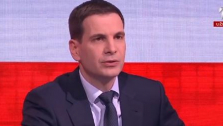 MILOŠ JOVANOVIĆ PRIZIVA UKRAJINSKI SCENARIO I MAJDAN U SRBIJI! Ponosno stao rame uz rame sa liderima lažne države (FOTO)