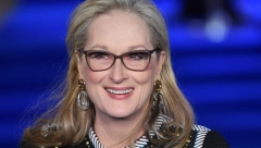 OVO JE NOVI DEČKO MERIL STRIP! Legendarna glumica nakon razvoda smuvala kolegu, sve isplivalo u javnost