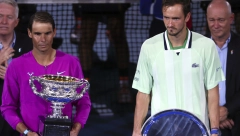 ODUSTAO OD TRKE SA ĐOKOVIĆEM! Novakov najveći rival počeo da trenira drugi sport! (FOTO)