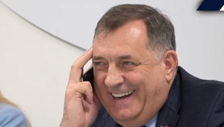 VIC DANA Ode Milorad Dodik na letovanje u Hrvatsku i sedne u kafić...