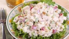 PILEĆA SALATA SA JAJIMA Fantastičan obrok za celu porodicu