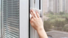 BEZ MUKE I OTROVNE HEMIJE Jedan čaj je najefikasnije sredstvo za čišćenje prozora