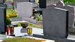 OVO SIGURNO NISTE ZNALI Pre nego što odete na groblje, stavite sveće u zamrzivač