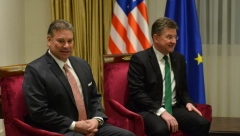 VUČIĆ DANAS SA ESKOBAROM I LAJČAKOM Izaslanici Amerike i EU stižu u Beograd, evo šta je cilj posete