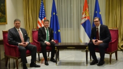 VUČIĆ SA ESKOBAROM I LAJČAKOM Provokacije Prištine ometaju dalji tok dijaloga