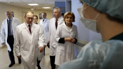 PUTIN NE NOSI MASKU, ALI JE ZAŠTIĆEN OD KORONE Kakvu tajnu kriju Rusi?