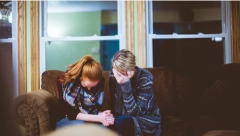 HOROSKOPSKI ZNAKOVI U PAKLU DEPRESIJE Neki su srdačni i dalje, a od nekih treba da bežite koliko vas noge nose!