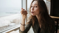 DA LI STE ZNALI DA NAČIN NA KOJI JEDETE GOVORI MNOGO O VAMA Psiholozi otkrili kojem tipu ličnosti pripadate