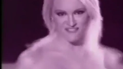 DEVEDESETIH SE NIJE SKIDALA SA TV EKRANA Bila je manekenka, voditeljka i žena poznatog fudbalera, e vo kako danas izgleda Sani Armani(FOTO)!