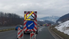 JEZIVA SCENA NA MESTU NESREĆE NA AUTOPUTU MILOŠ VELIKI Teško povređena žena u prevrtanju auta, HITNO prebačena u bolnicu (FOTO)