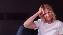 LATICE RUŽA PO PUTU Olivera Balašević unuku i snajku dočekala na nesvakidašnji način, emotivni prizori sve ostavili bez teksta (FOTO)