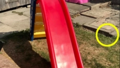 OČAJNI RODITELJI PROGOVORILI O SVOJOJ NESREĆI Kupili su tobogan da bi zabavili devojčicu (2), ali se desilo nešto što nisu ni slutili