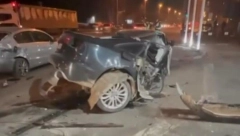 PREPOLOVLJEN AUDI, DELOVI RAZBACANI PO PUTU Isplivao novi snimak stravične saobraćajke u Zemunu, VOZAČ POBEGAO? (VIDEO)