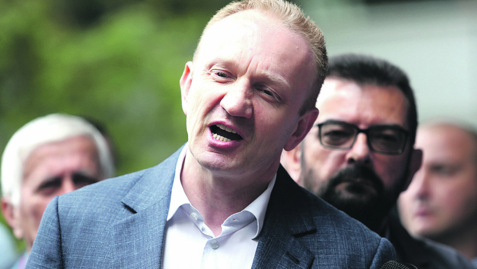 ĐILASOVCI PRIMENJIVALI PRINCIP "BUGARSKI VOZ" Tražili od građana dokaz o glasanju, a onda pretili MASAKRIRANJEM, jedno lice privedeno!