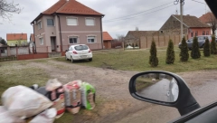 OVDE JE ŽIVEO SRBIN KOJI JE PREKLAN NA BRODU U ITALIJI Evo kako izgleda porodična kuća u Omoljici (GALERIJA)