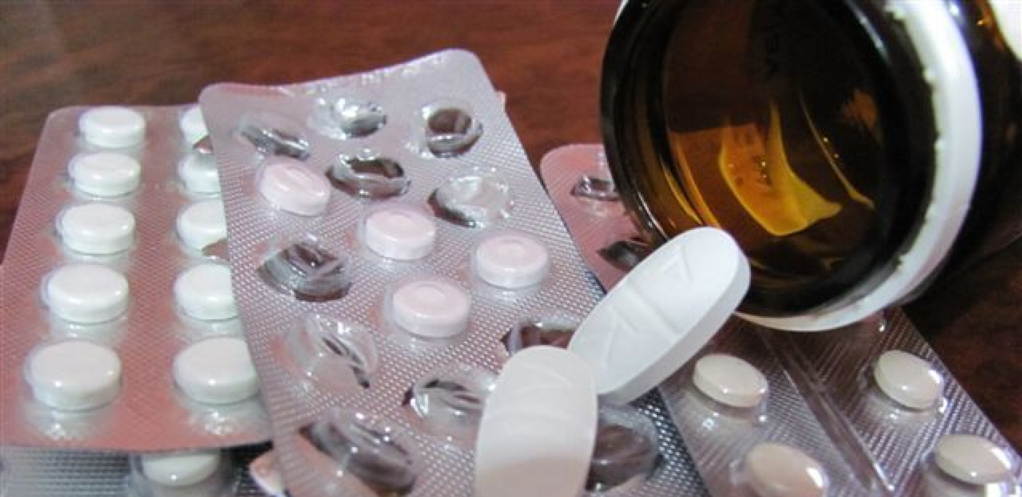 ŠTA KAŽE STRUKA Pravimo opasnu  grešku, evo kada se pije paracetamol, a kada ibuprofen