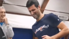 ĐOKOVIĆ NE SKIDA OSMEH SA LICA! Novak se u sjajnom raspoloženju sprema za prvi turnir u sezoni! (VIDEO)