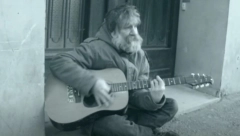 Gitaristi razbio lobanju i rebra zbog 390 dinara! Žarko R. ubio poznatog muzičara u Novom Sadu