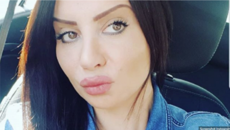SKINULA SE JELENA VUČKOVIĆ! Pevačica izazovnom fotkom zapalila društvene mreže, pratioci oduševljeni, jedan detalj im je posebno zapao za oko (FOTO)