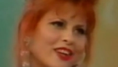SMRT PEVAČICE I DALJE JE MISTERIJA! Umrla je prerano, a više joj niko ni ime ne spominje, ovaj detalj joj stoji na grobu