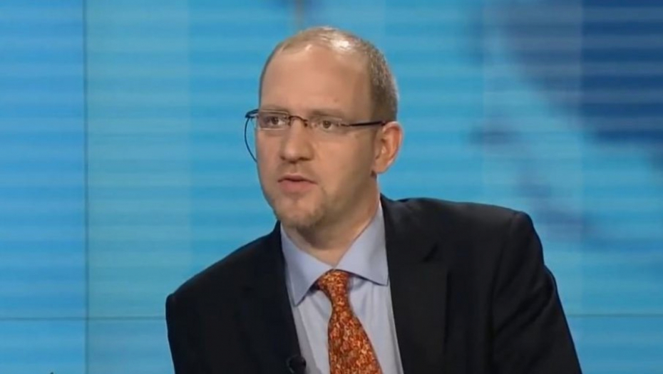 BIBERU SMETA DEMOKRATIJA U SRBIJI Albanski lobista nezadovoljan rangiranjem naše zemlje (FOTO)