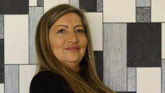 MAJKA DEJANA DRAGOJEVIĆA NAPADNUTA NA DRUŠTVENIM MREŽAMA Svi je osuđuju, ne mogu da joj pređu preko sinovljeve odluke (FOTO)