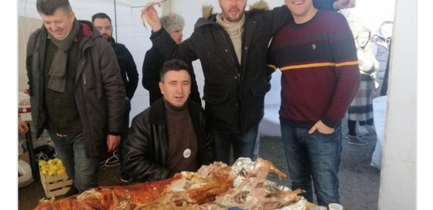 PREMIJERKA BRNABIĆ BEZ MILOSTI PREMA LAŽNIM EKOLOZIMA Nemojte da ovo pečenje vide Rokfeler i Viola, teško će razumeti taj domaći "zeleni" momenat!