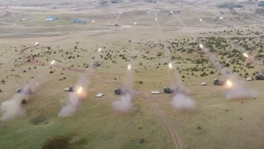 AMERIKA I KOMŠIJE U PANICI Sprovedena tajna operacija, Srbiji dopremljeno MOĆNO ORUŽJE! (VIDEO)