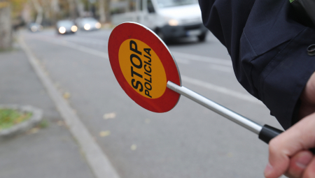 POTPUNO PIJANA ZA VOLANOM! Žena u Subotici vozila sa 3,27 promila alkohola, evo koja kazna koja joj sledi!