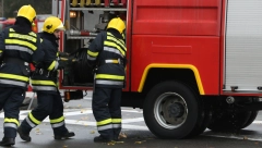 NADVIO SE GUSTI CRNI DIM IZNAD POLJA Izgoreo traktor pored Batajničkog puta (VIDEO)