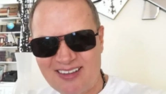 PATALOŠKA LJUBOMORA JE JAČA OD RAZUMA Osman Karić otkrio šta misli o prekidu prijateljstva Stefana i Mensura, pa osuo paljbu po njemu i žestoko popljuvao Milicu