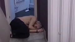 ŠOKANTNO PONAŠANJE DRAGOJEVIĆA! Dejan se sinoć ubio od alkohola, pa prepariran ovo radio po pločicama, zgrozio sve!