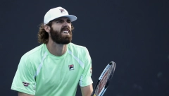 BIZARNO! Američki teniser kažnjen zbog kačketa!